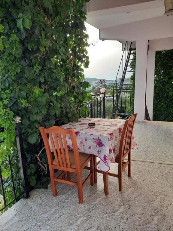 Green Apartments Ксамил Экстерьер фото